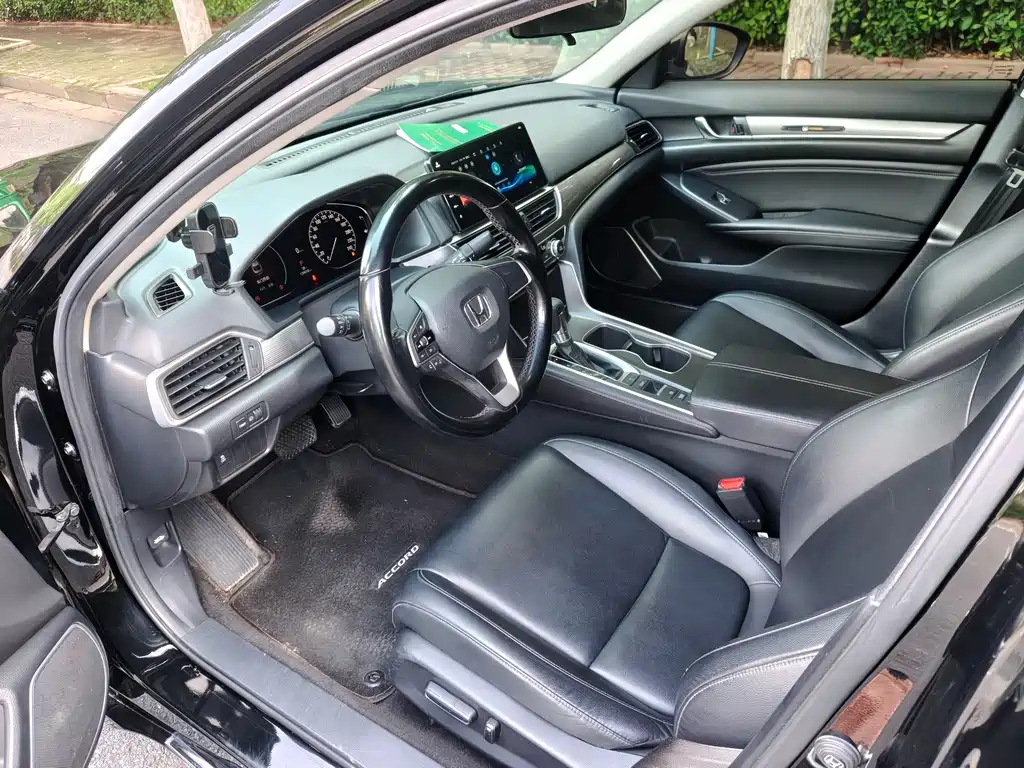 Honda Accord — фото 5