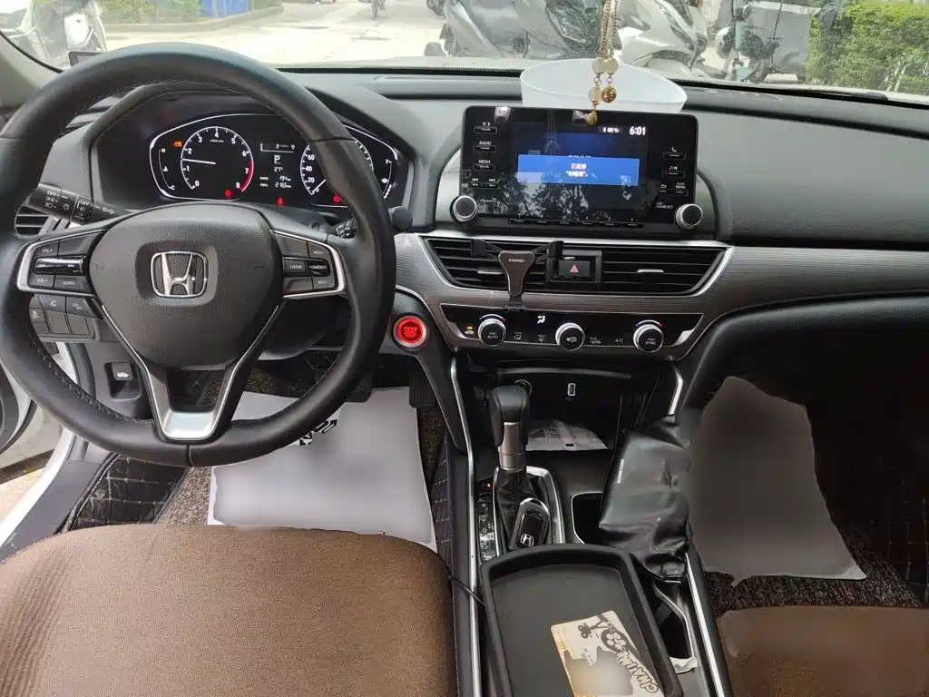 Honda Accord — фото 13