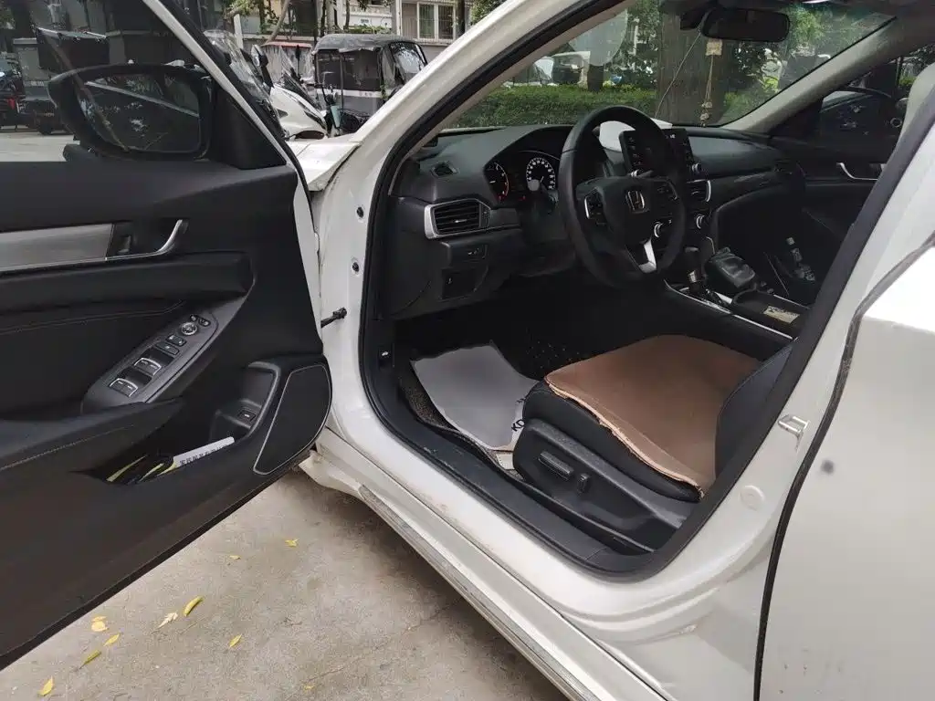 Honda Accord — фото 14