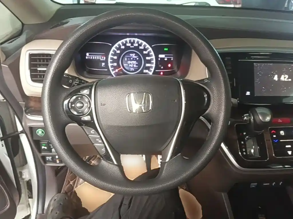 Honda Odyssey — фото 11