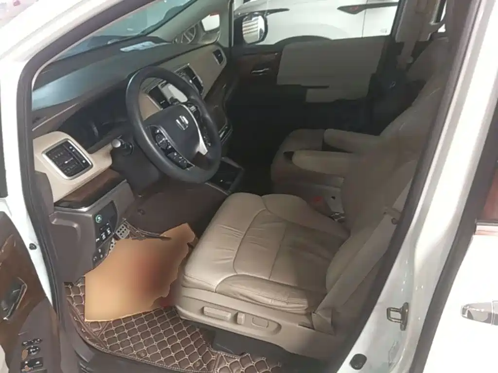 Honda Odyssey — фото 15