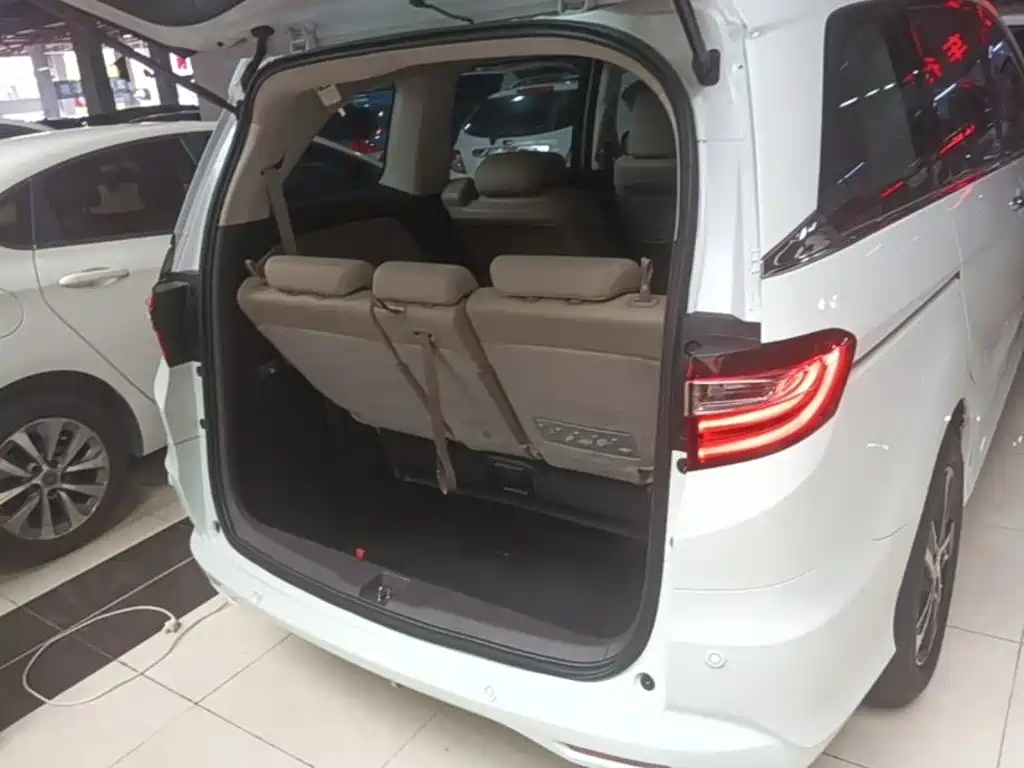 Honda Odyssey — фото 19
