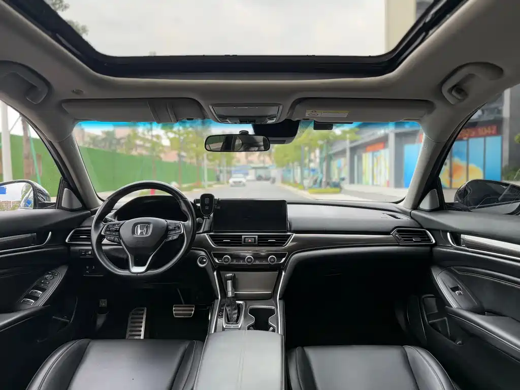 Honda Accord — фото 9