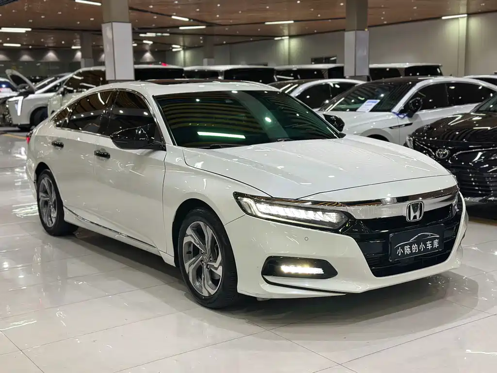 Honda Accord — фото 3