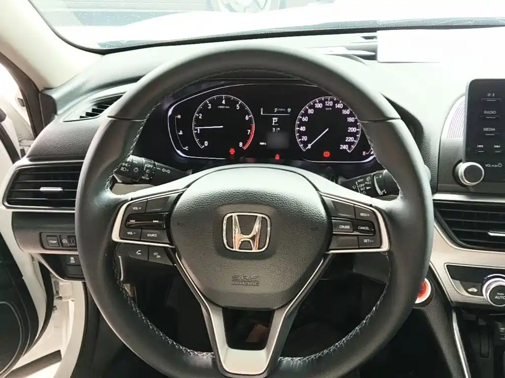 Honda Accord — фото 11