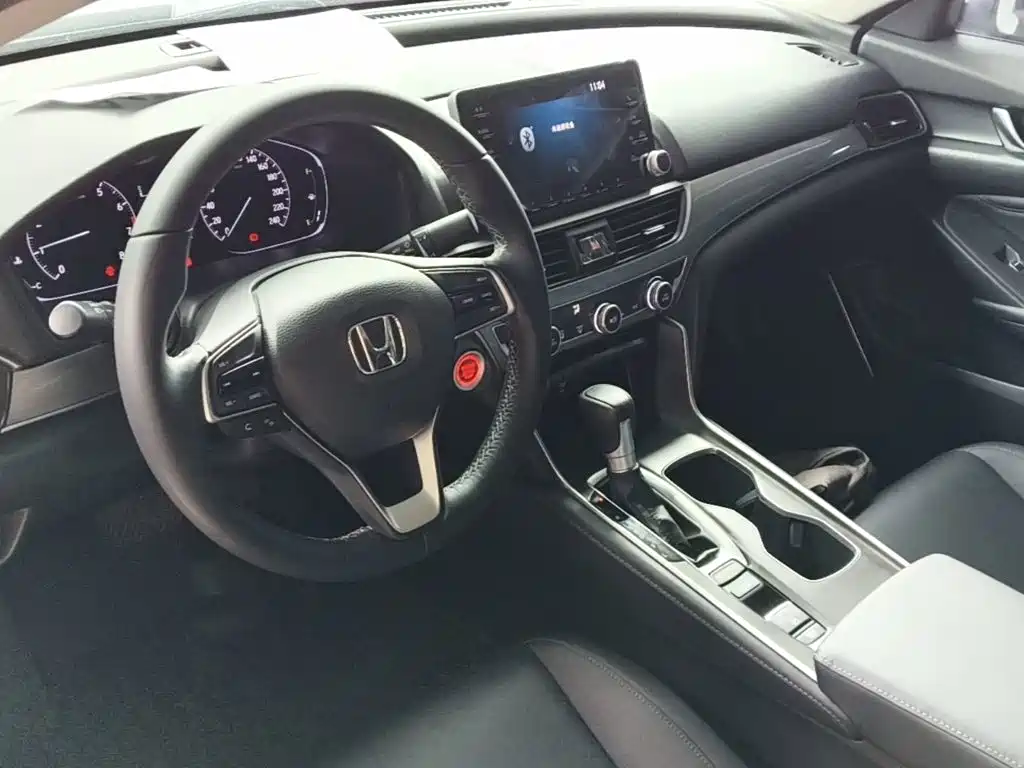 Honda Accord — фото 10