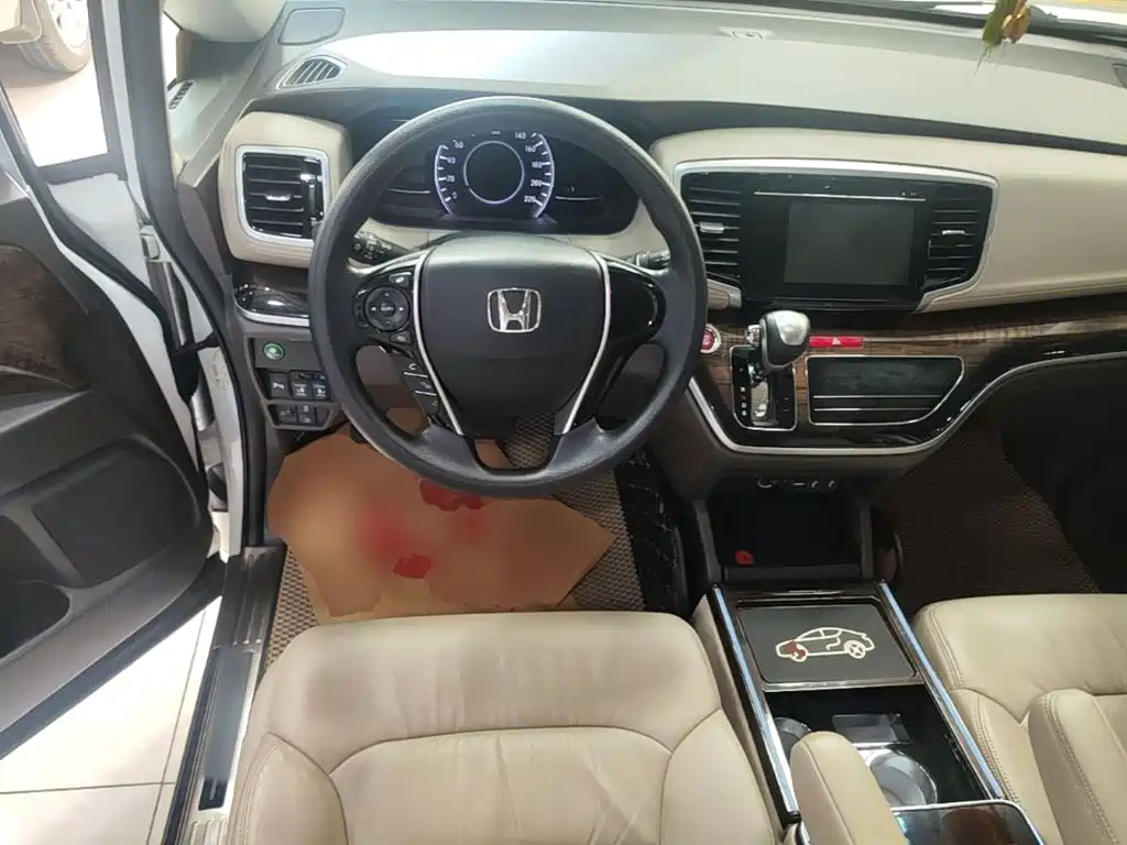 Honda Odyssey — фото 11