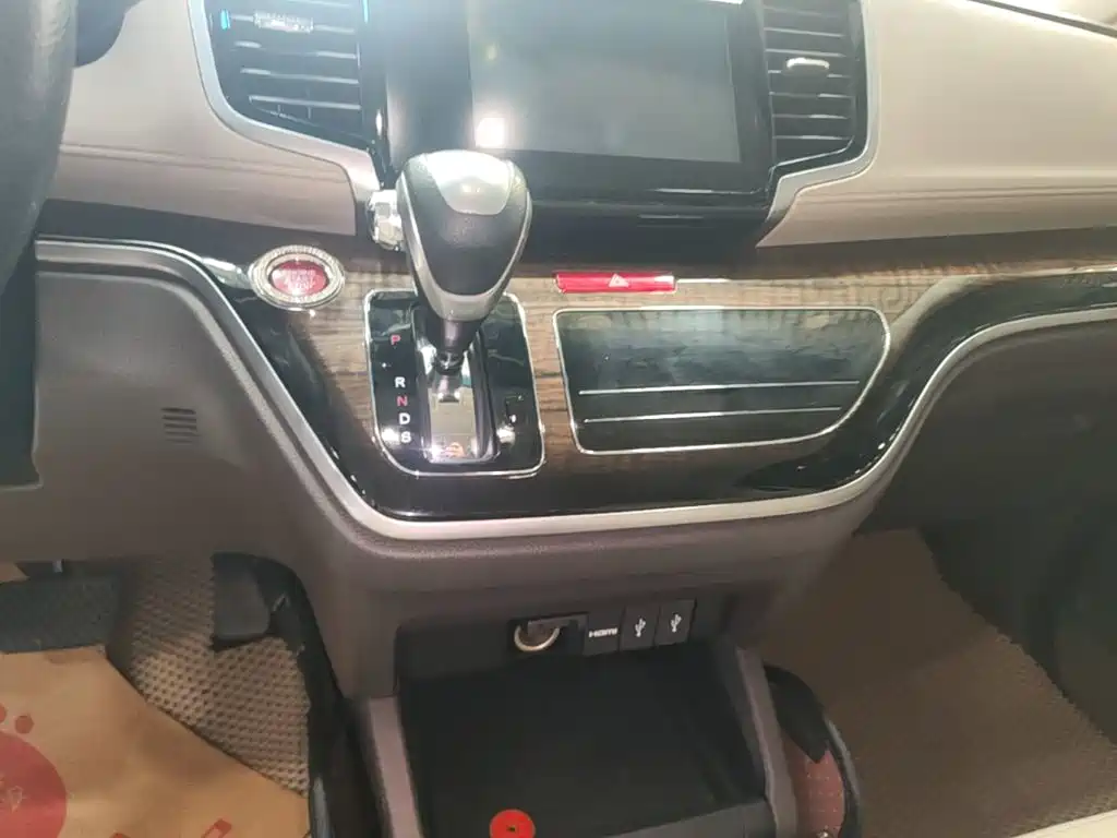 Honda Odyssey — фото 14