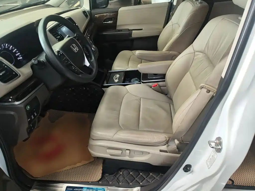 Honda Odyssey — фото 15