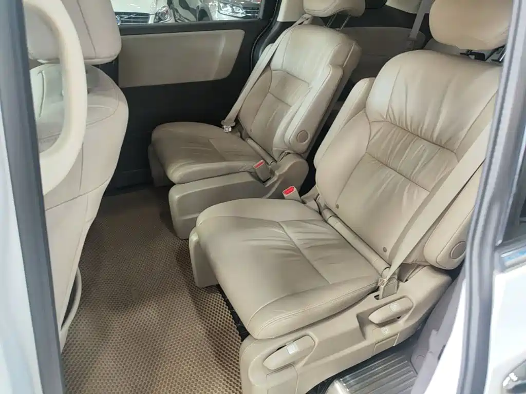 Honda Odyssey — фото 17