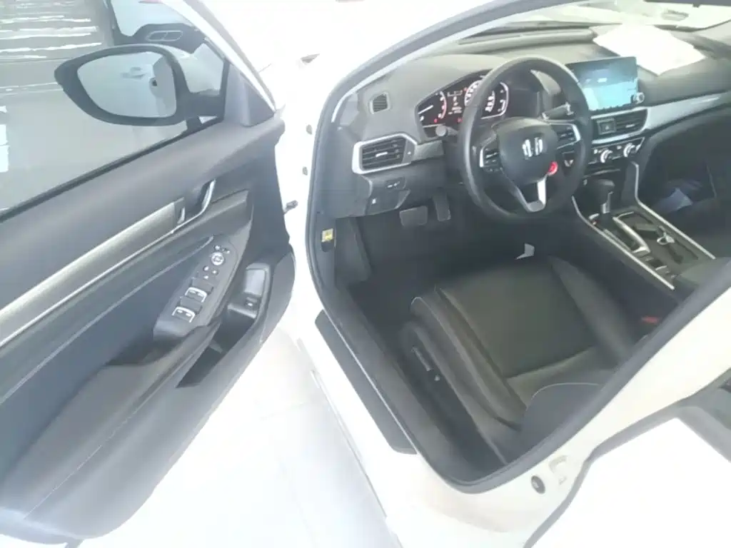 Honda Inspire — фото 16