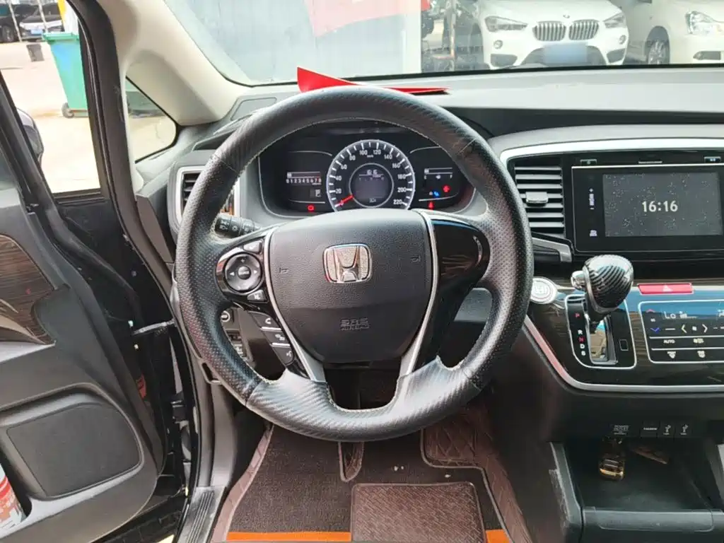 Honda Odyssey — фото 11
