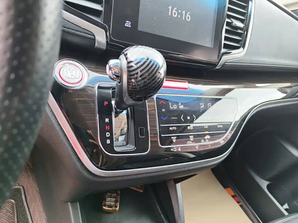 Honda Odyssey — фото 14