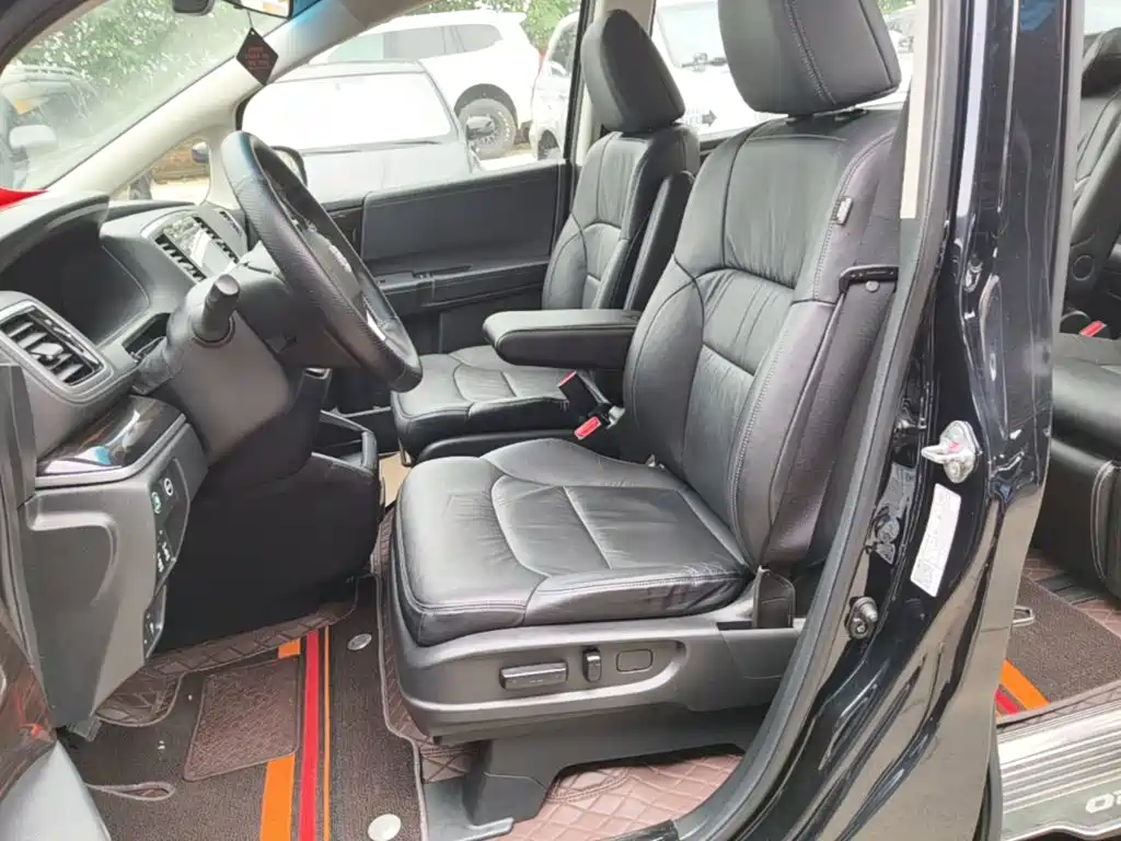 Honda Odyssey — фото 15