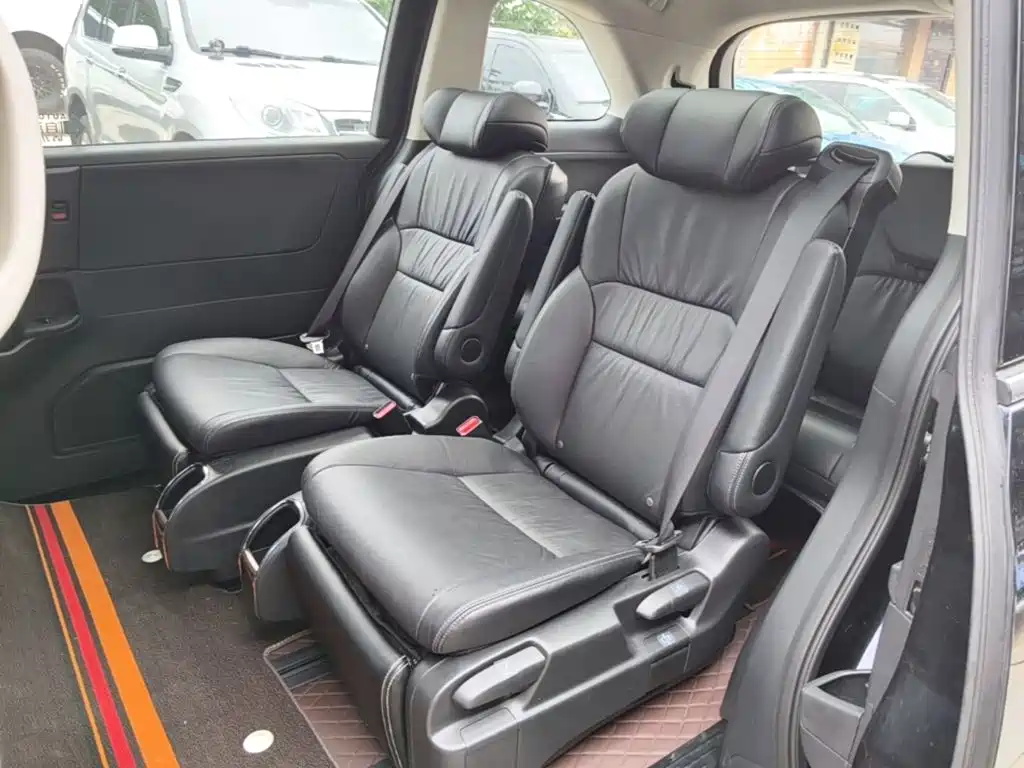 Honda Odyssey — фото 17