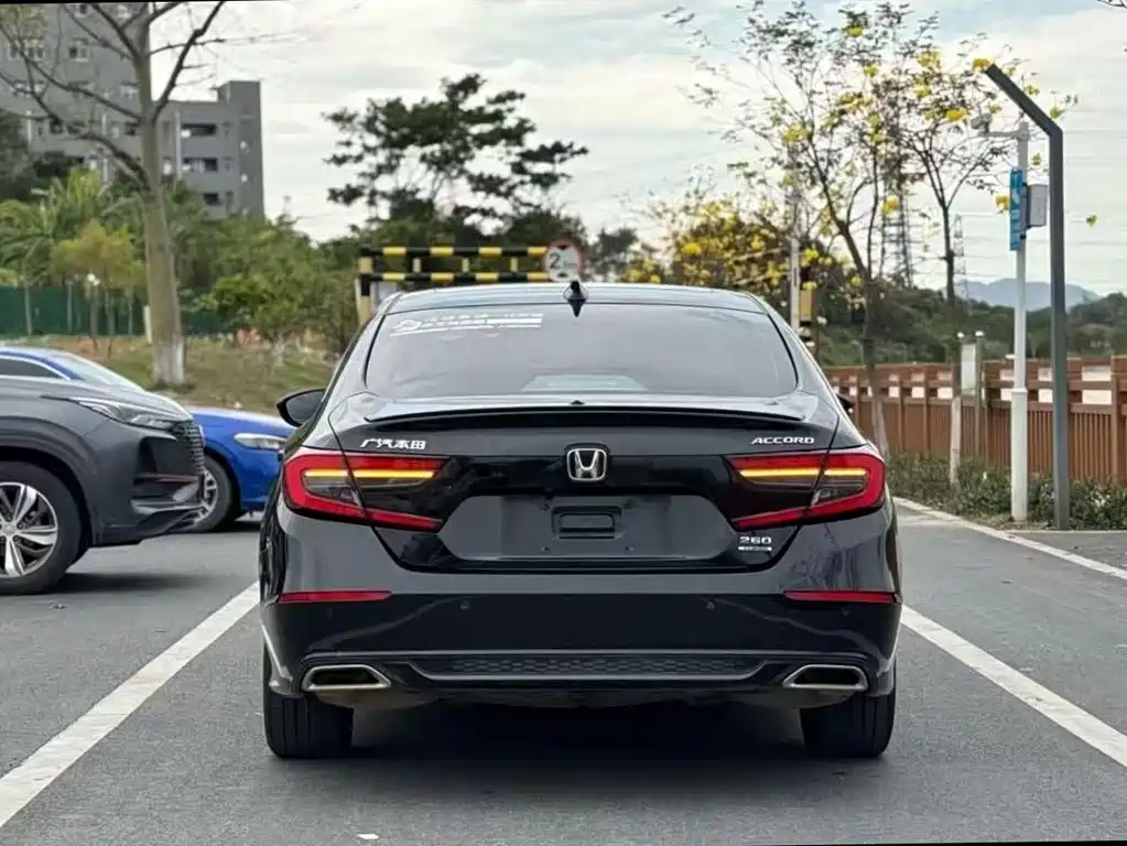 Honda Accord — фото 4