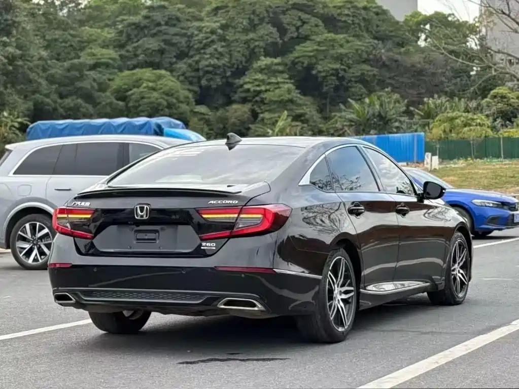 Honda Accord — фото 5