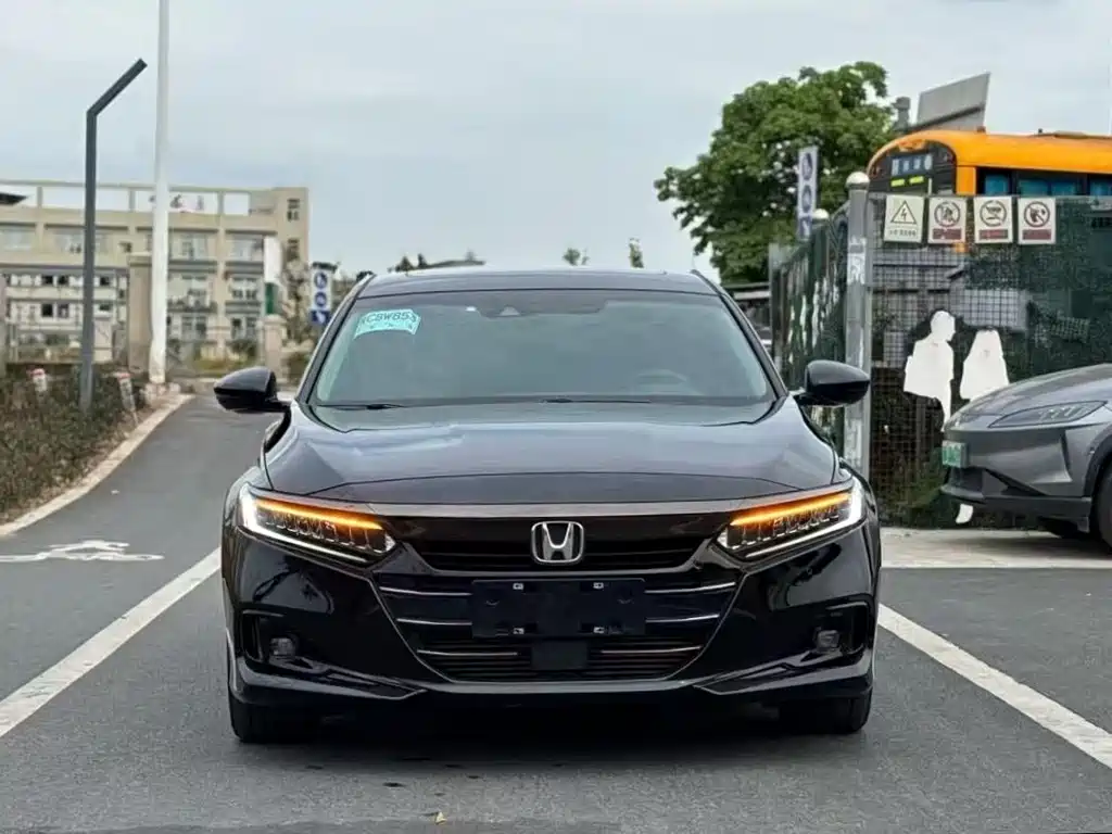 Honda Accord — фото 7