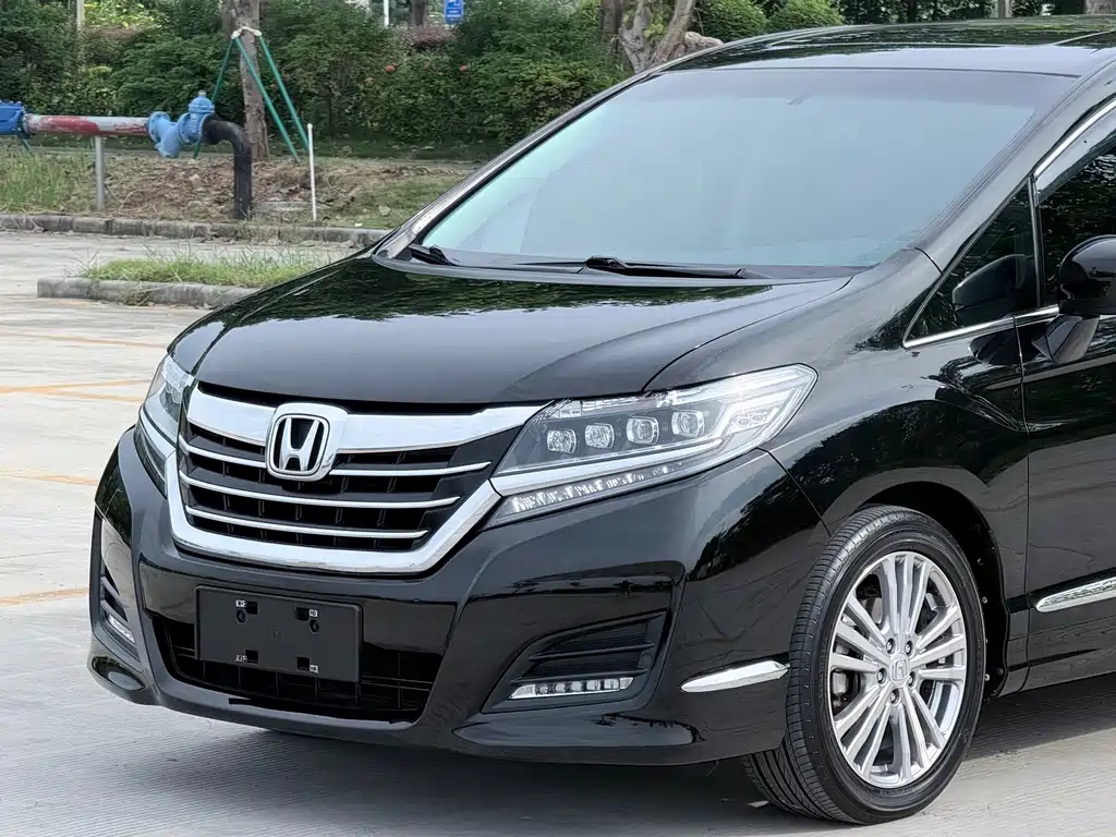 Honda Elysion — фото 16