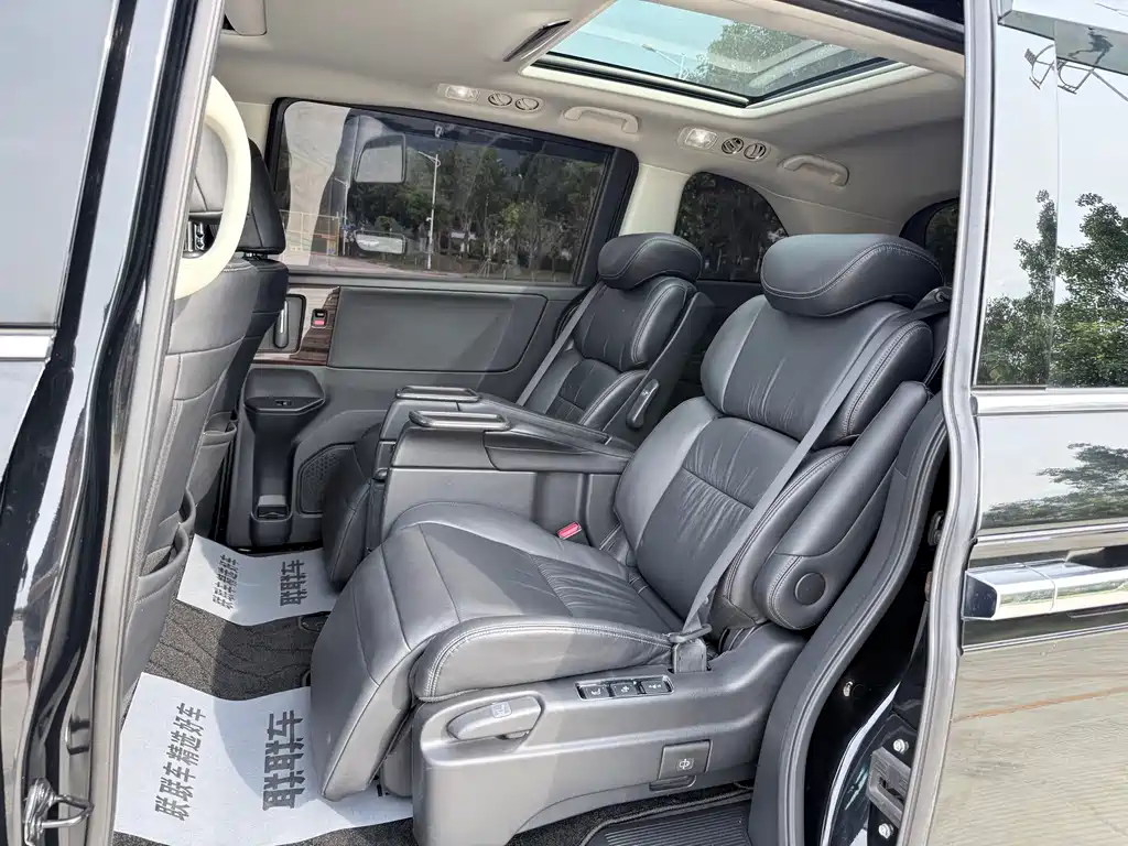 Honda Elysion — фото 8
