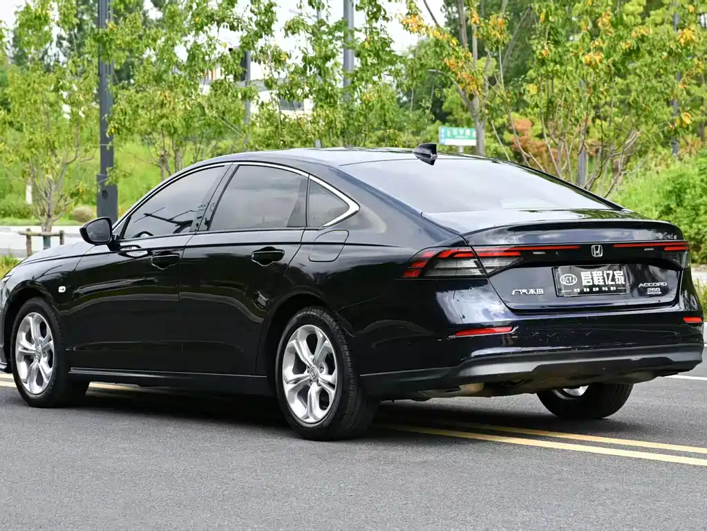 Honda Accord — фото 13