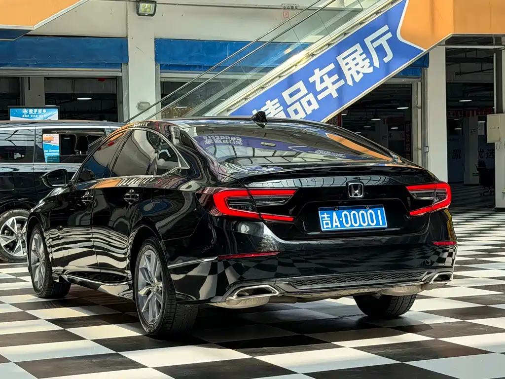 Honda Accord — фото 6