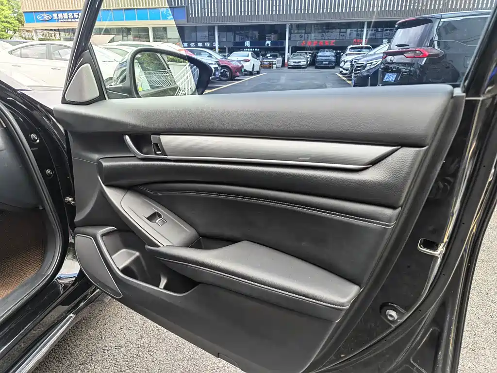 Honda Accord — фото 14