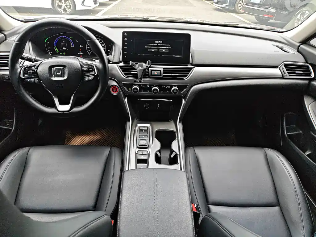 Honda Accord — фото 18