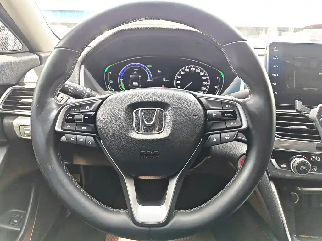 Honda Accord — фото 19