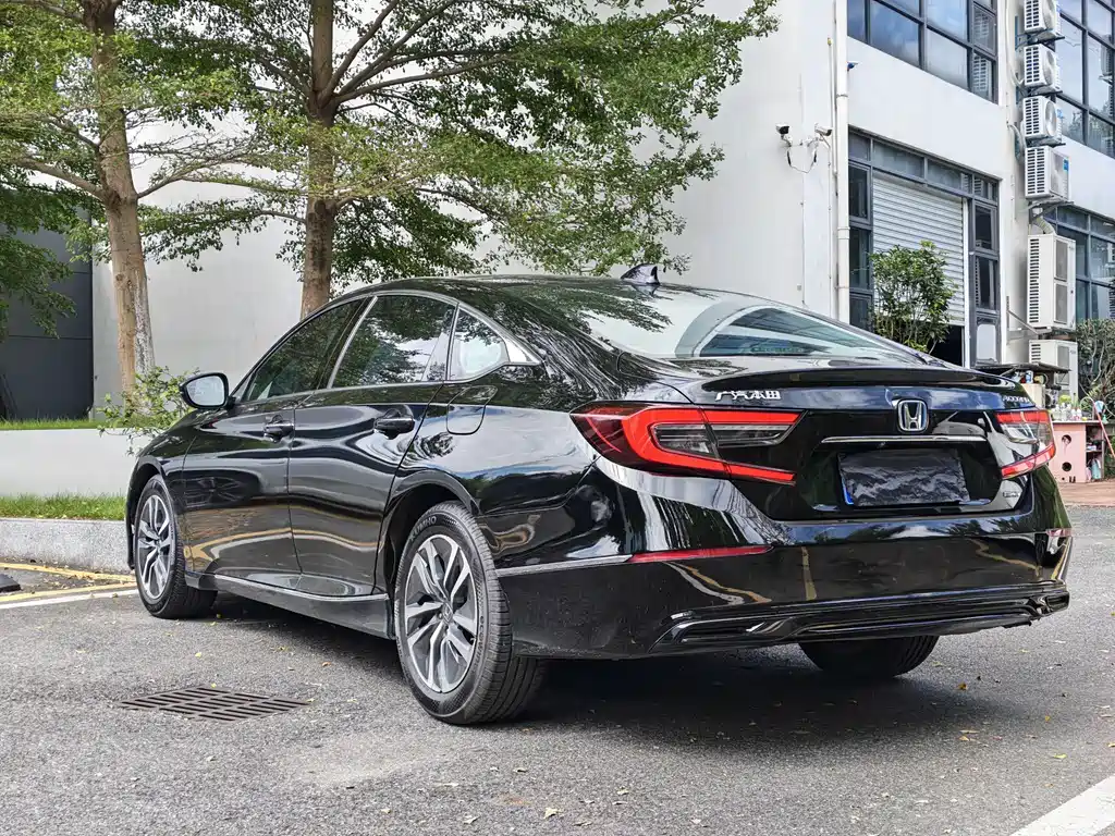 Honda Accord — фото 4