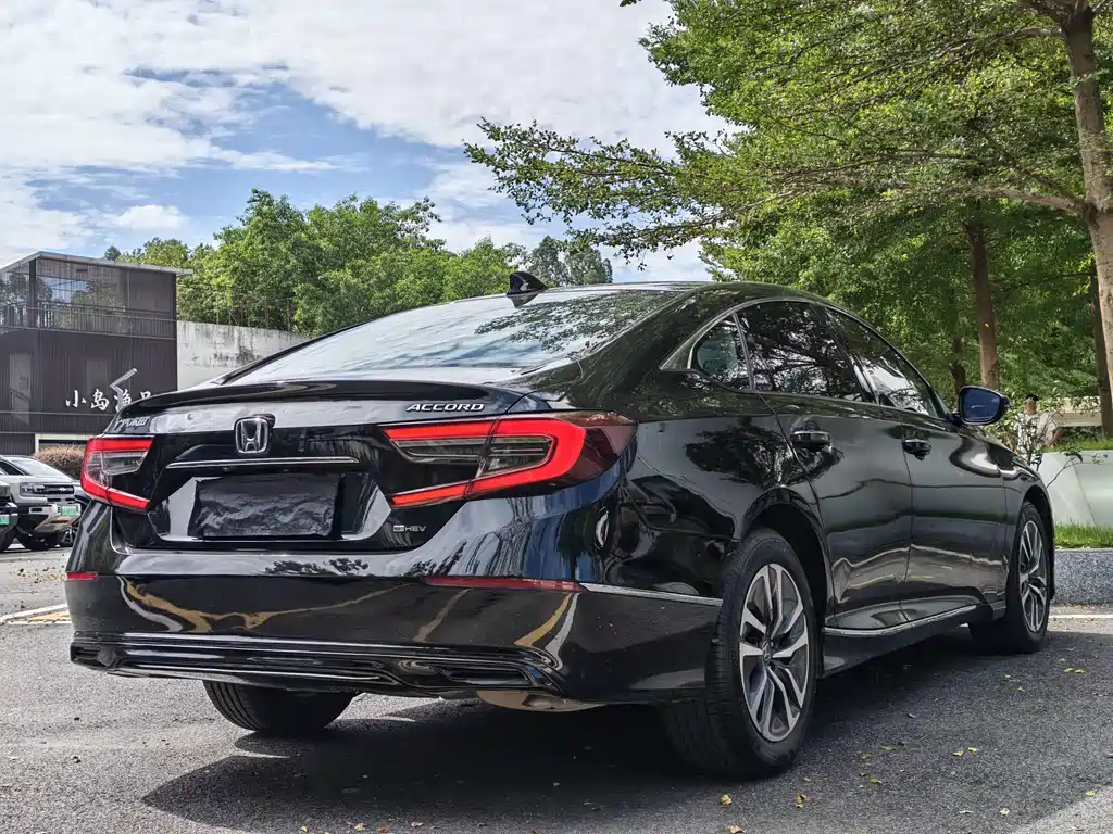 Honda Accord — фото 6