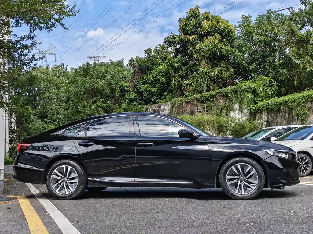 Honda Accord — фото 7