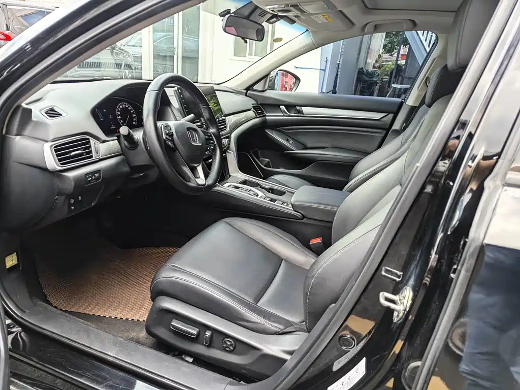 Honda Accord — фото 10