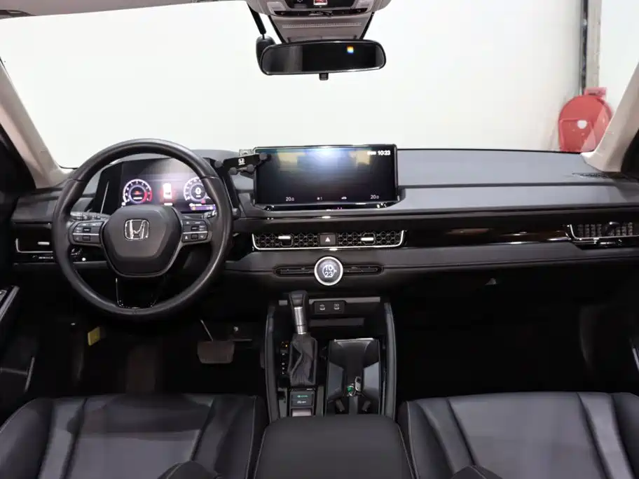 Honda Inspire — фото 11