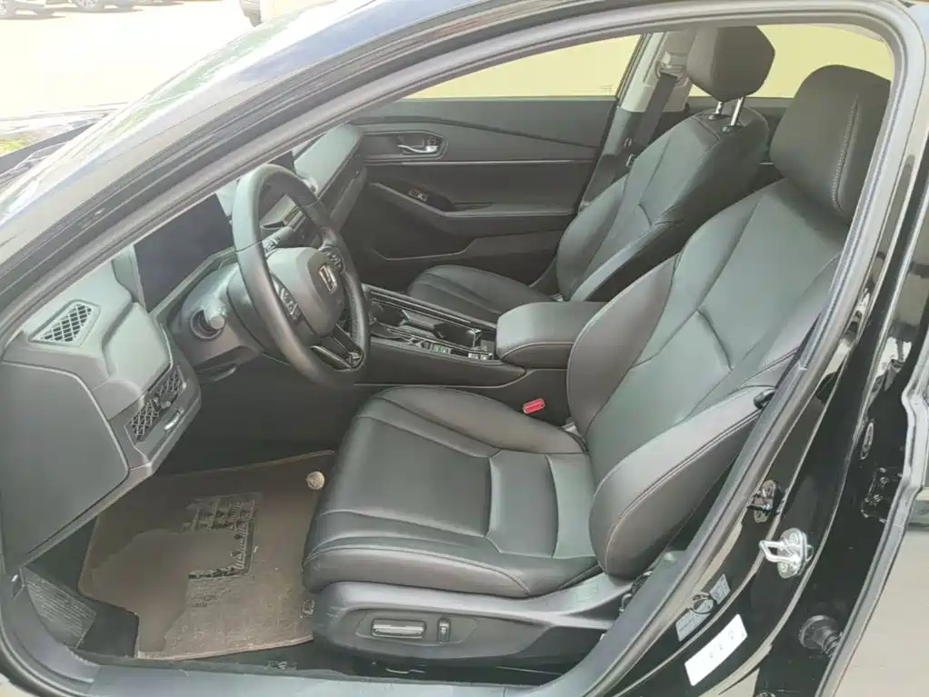 Honda Accord — фото 11