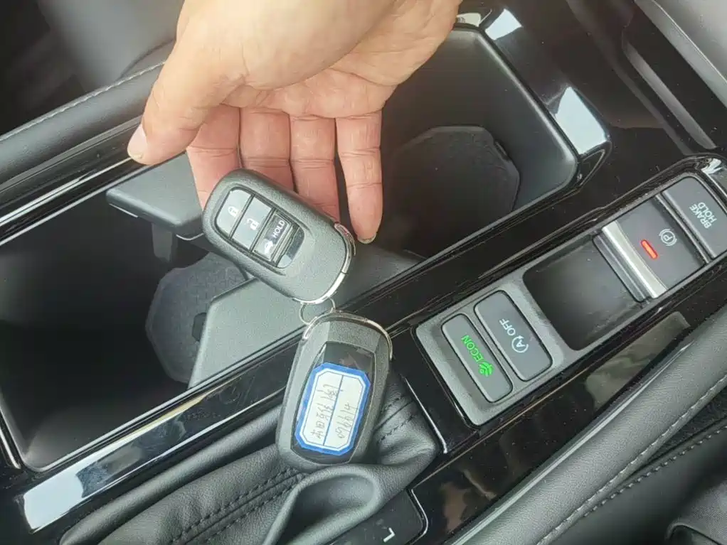 Honda Accord — фото 17