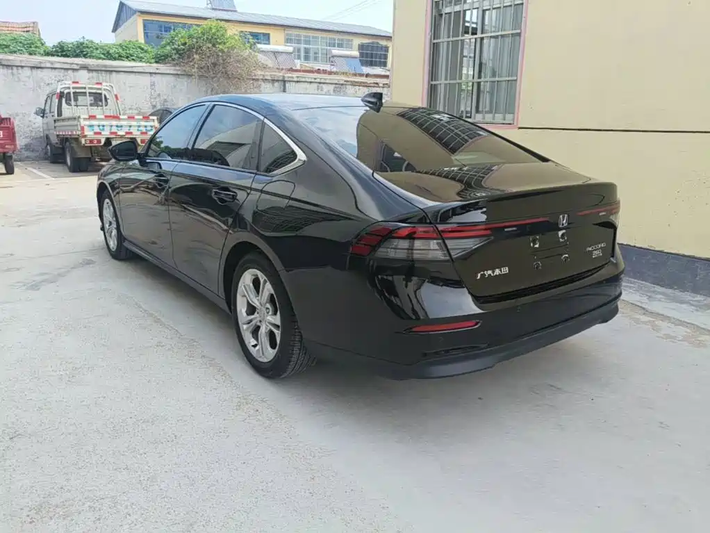 Honda Accord — фото 23