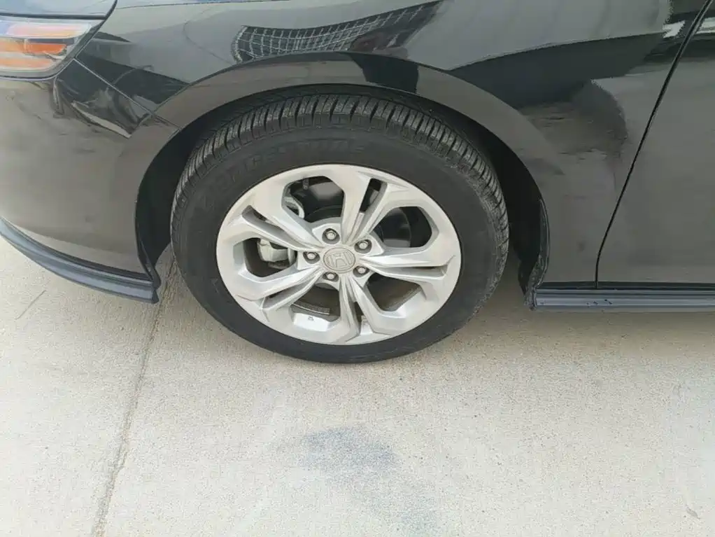 Honda Accord — фото 25