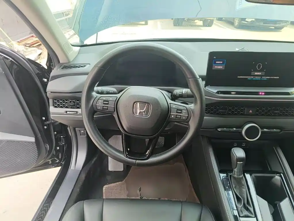 Honda Accord — фото 7