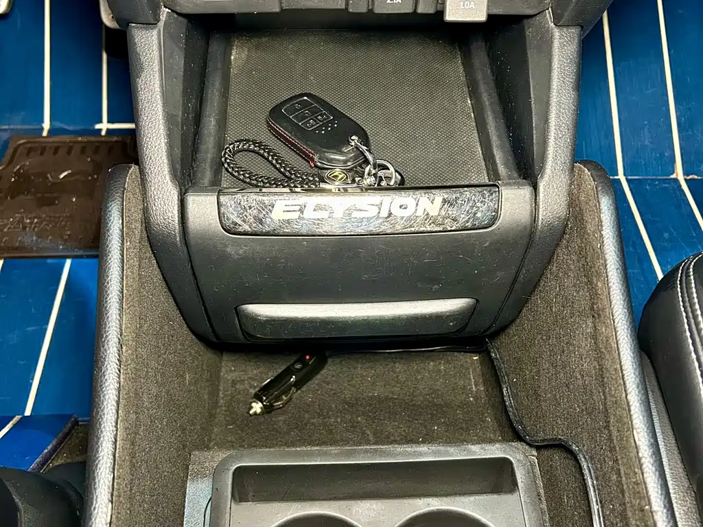 Honda Elysion — фото 19
