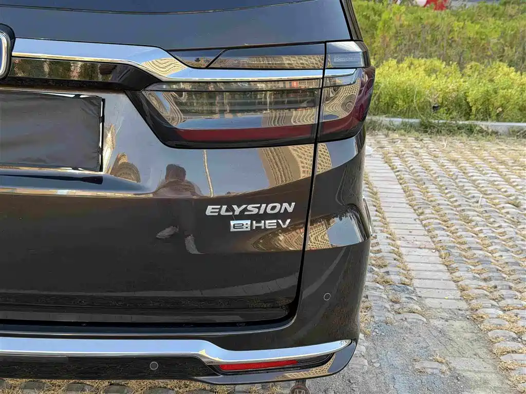 Honda Elysion — фото 16