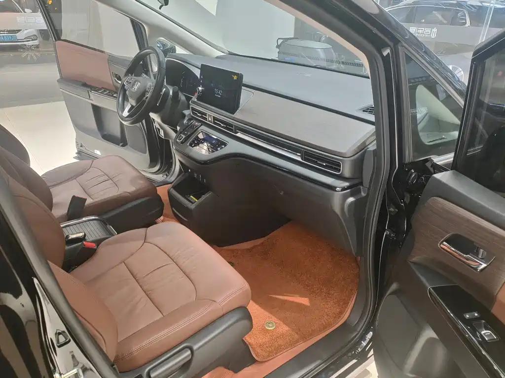 Honda Odyssey — фото 10