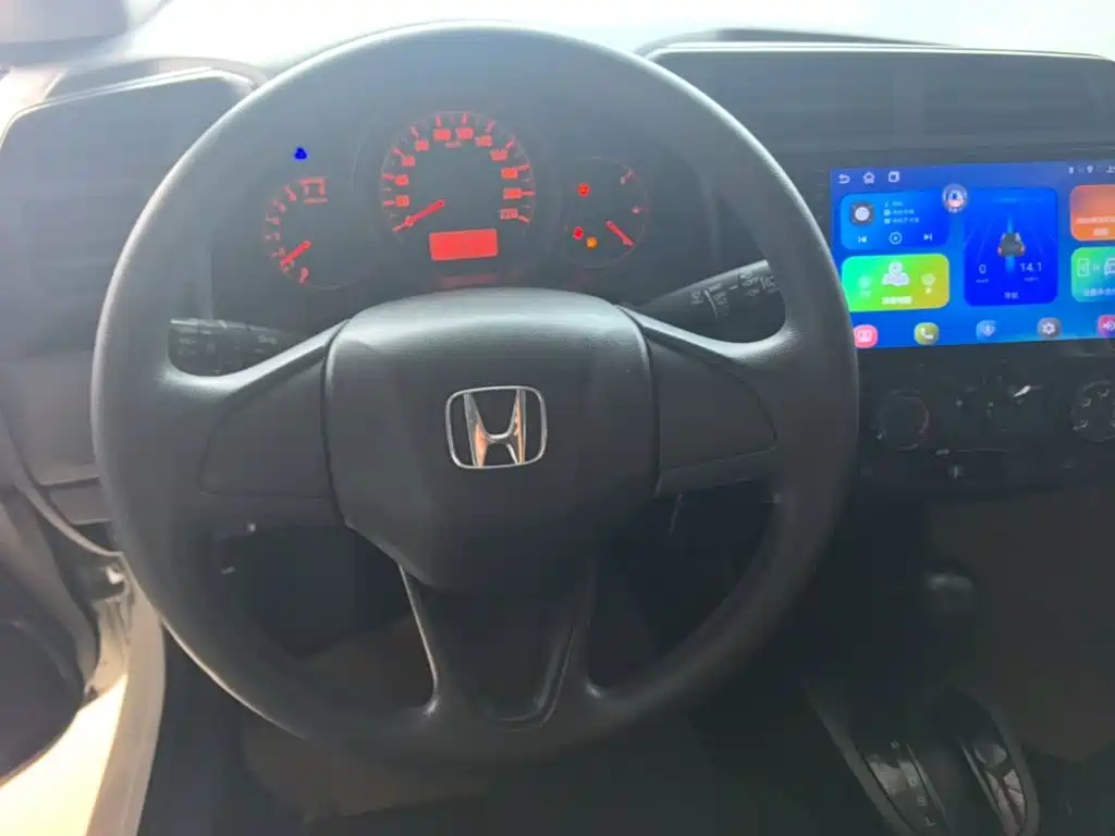 Honda Fit — фото 11