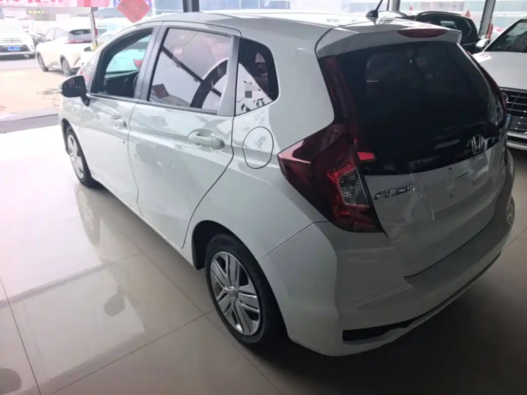 Honda Fit — фото 5