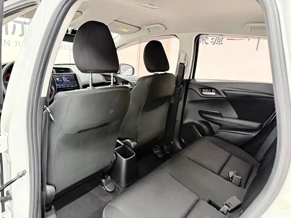 Honda Fit — фото 11