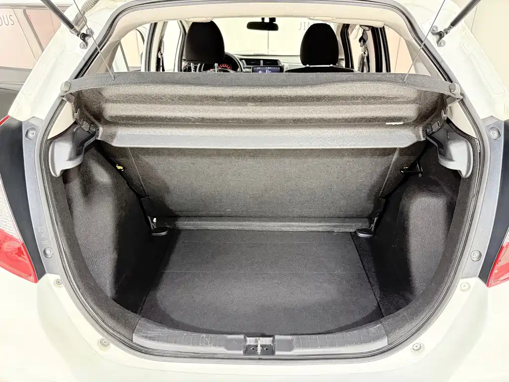 Honda Fit — фото 13