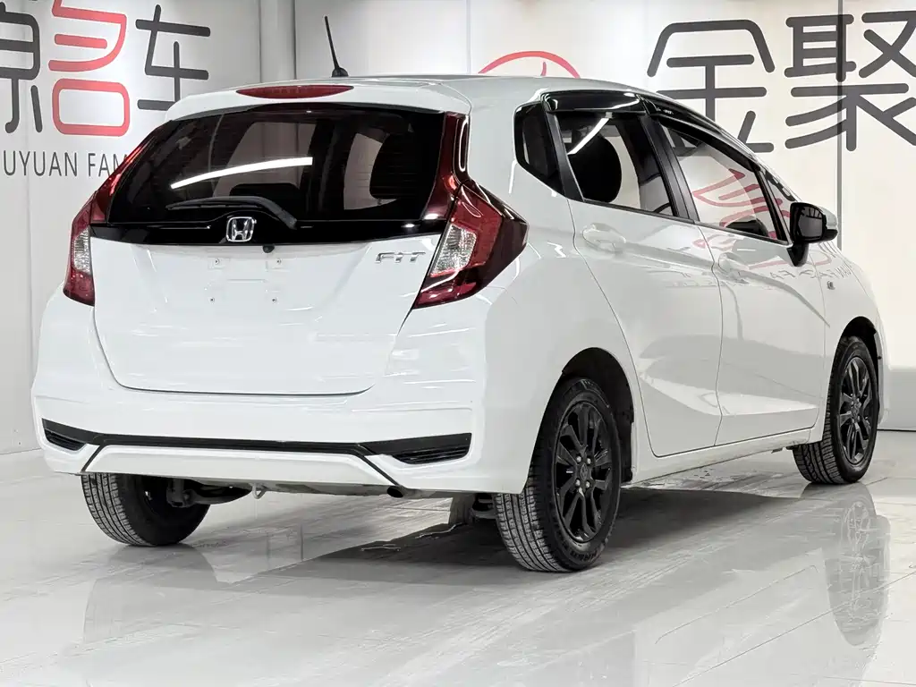 Honda Fit — фото 6