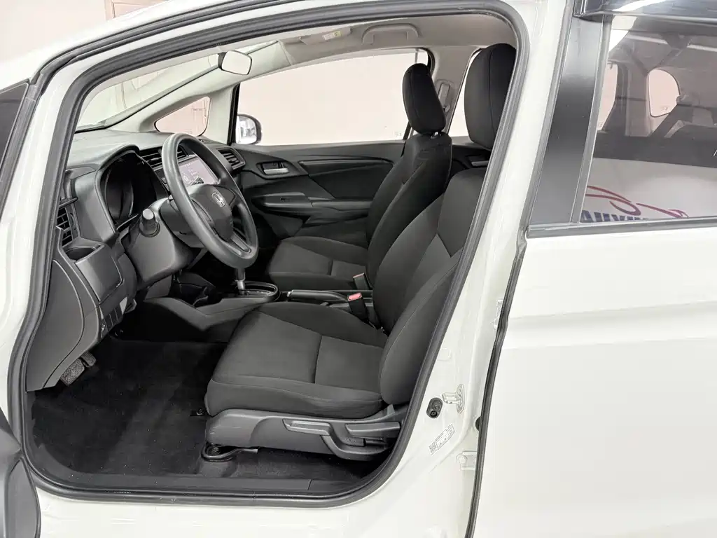 Honda Fit — фото 7