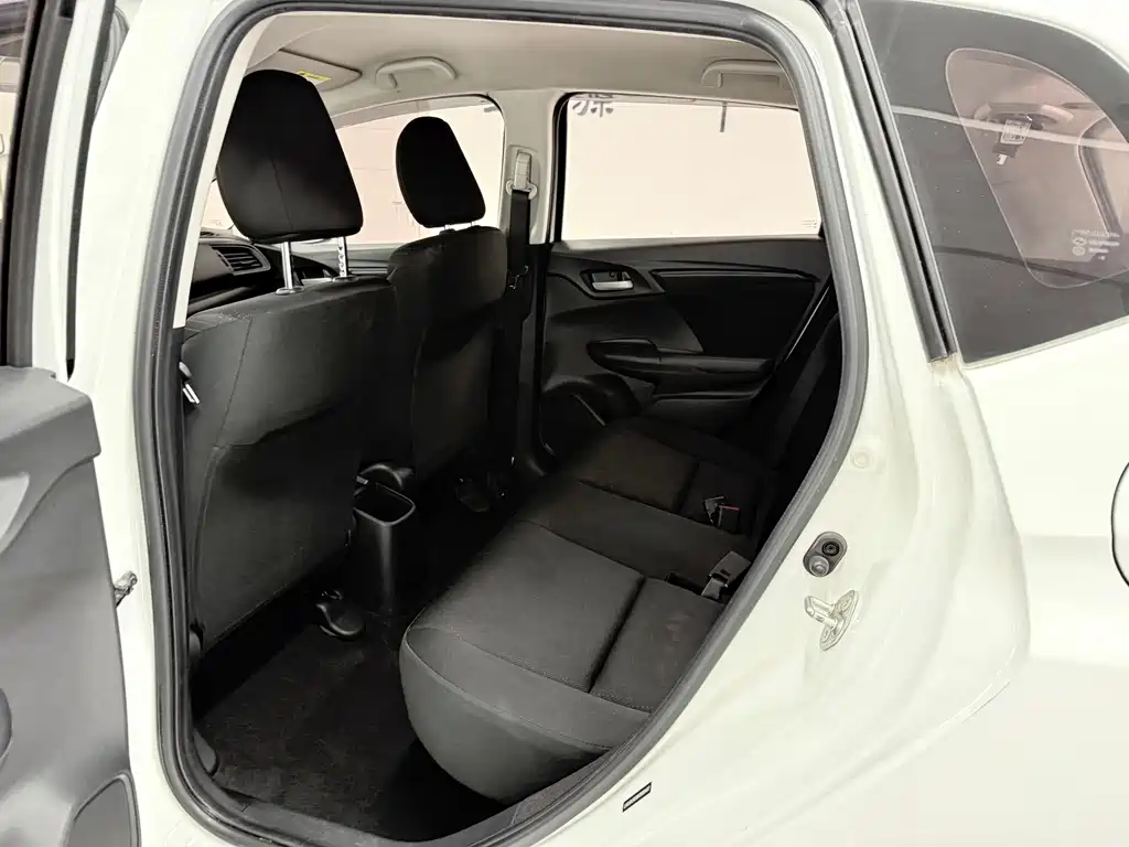 Honda Fit — фото 10