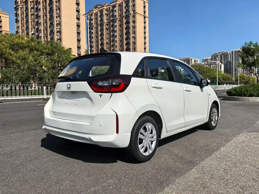 Honda Fit — фото 9
